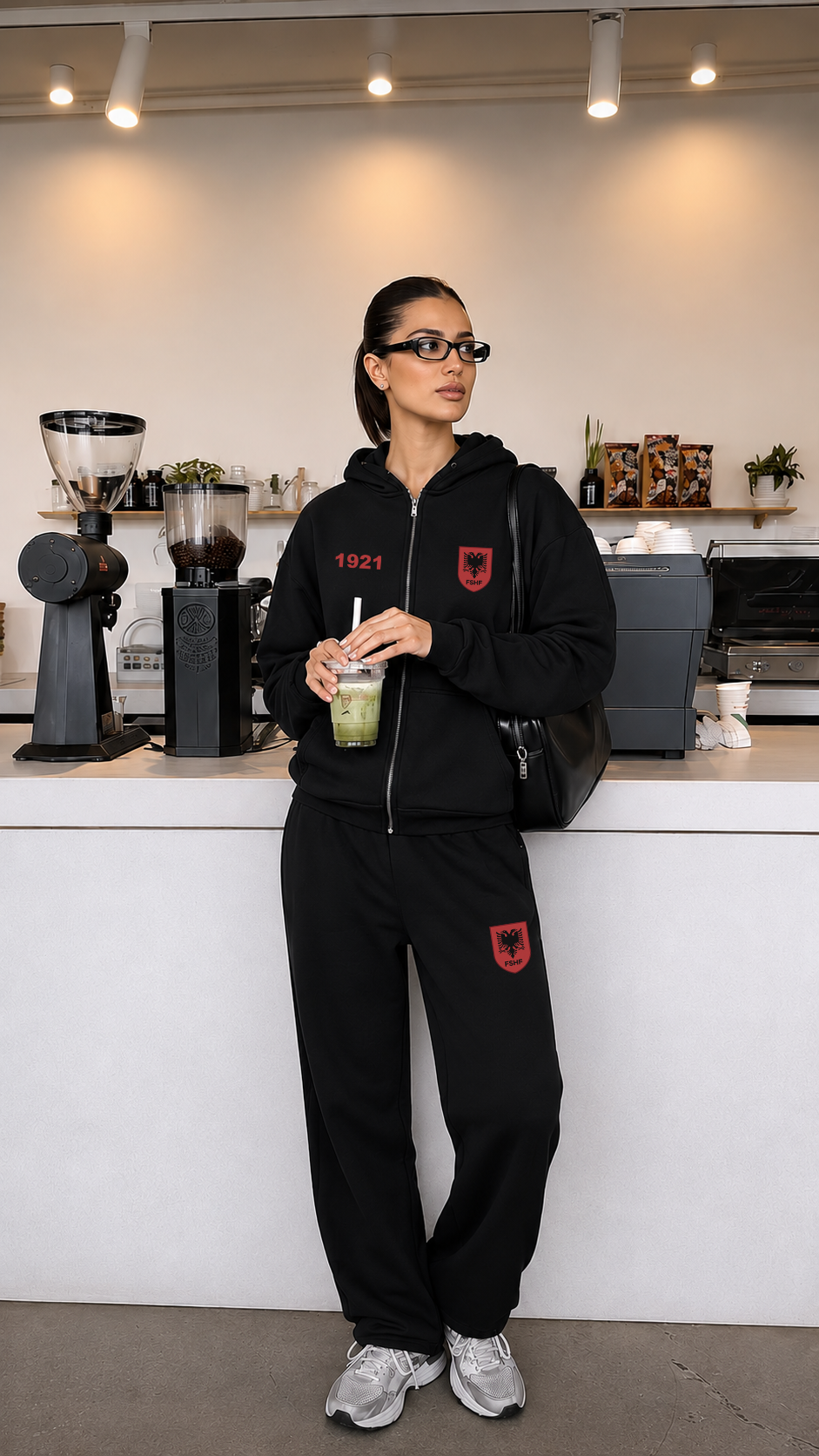 Albania Oversized Jogger Black